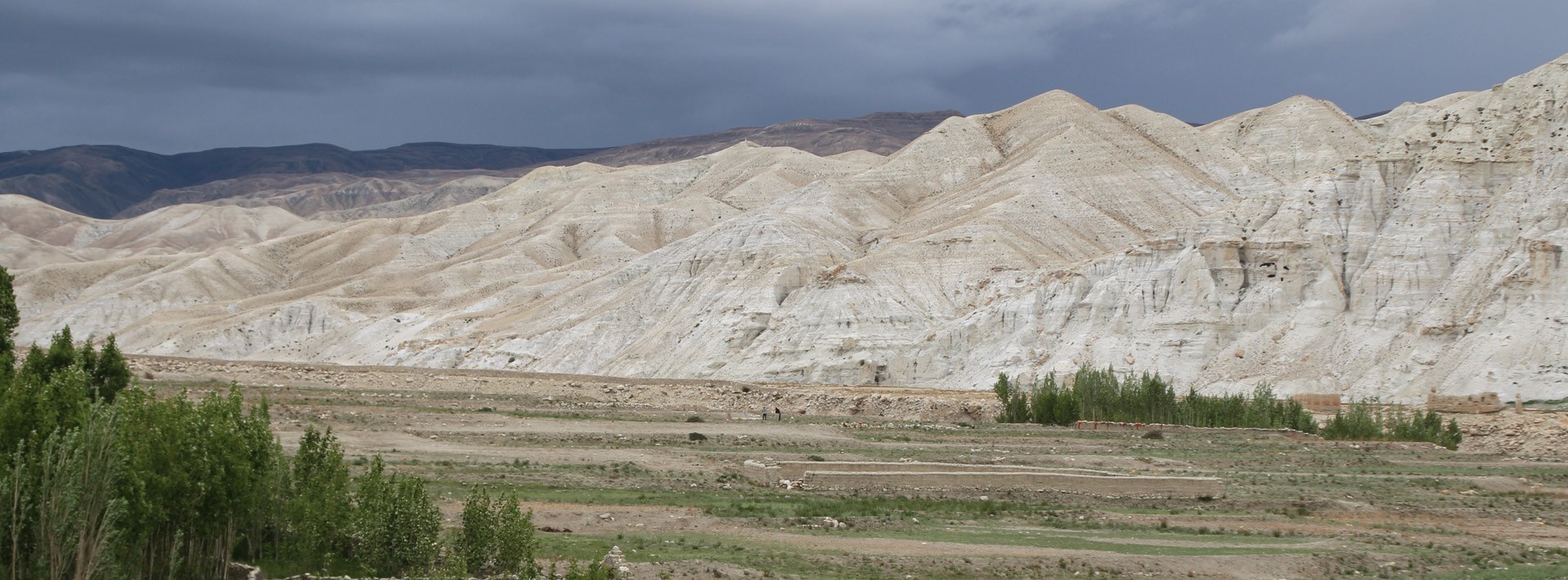 Lower Mustang Trek